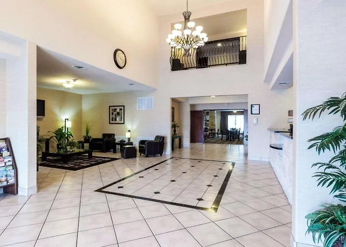 Quality Suites Huntsville Near University