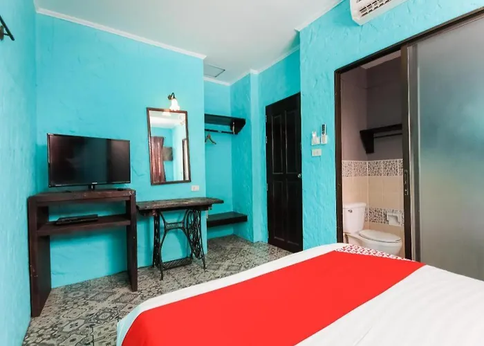 Oyo 1103 Pirates House Hotel