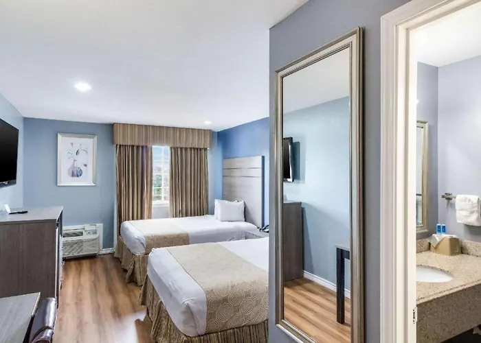 Rodeway Inn & Suites Port Arthur - Groves