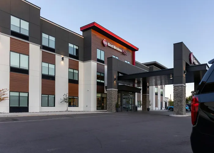 Best Western Plus Marquette Hotel&Suites