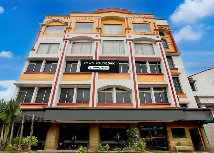 Super Townhouse Oak Dhanbad Near Sslnt College Formerly Kapson