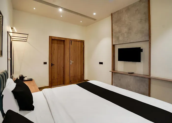Townhouse Arvind Marg Pachamarhi