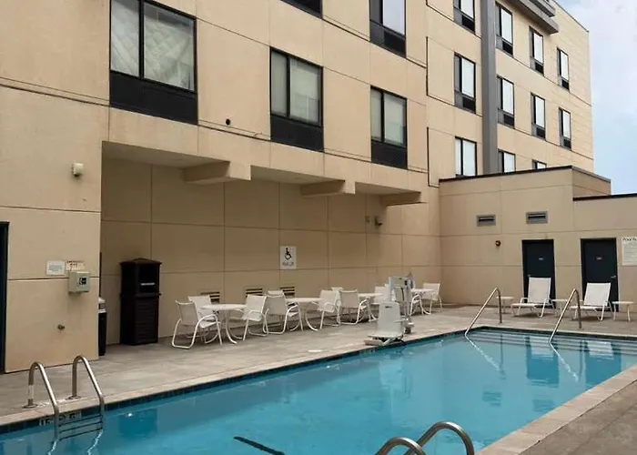 Surface Boutique Hotel, Will Rogers Airport, Fairgrounds, Restaurant & Bar