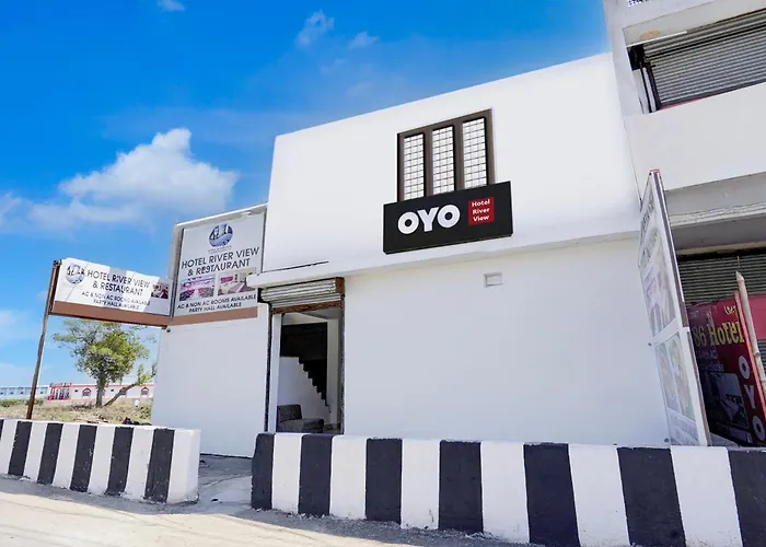 Hotel O River View & Restaurant