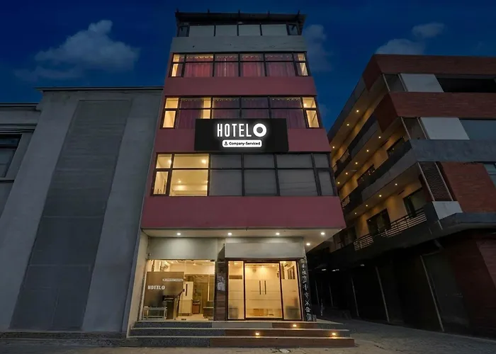 Super Hotel O By Oyo Sector 58 Mohali Formerly Hotel Alpha