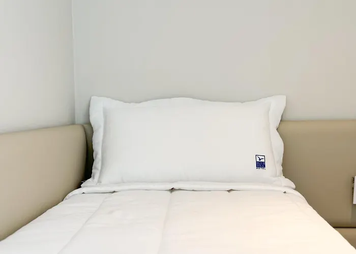 Suítes da Estadia Catarina no HOTEL BLUE SEA, beira-mar e lazer completo