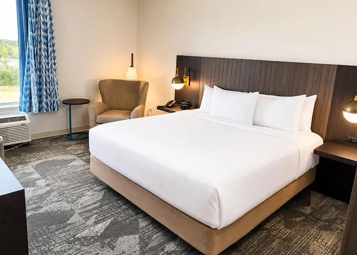 La Quinta Inn & Suites By Wyndham Mebane