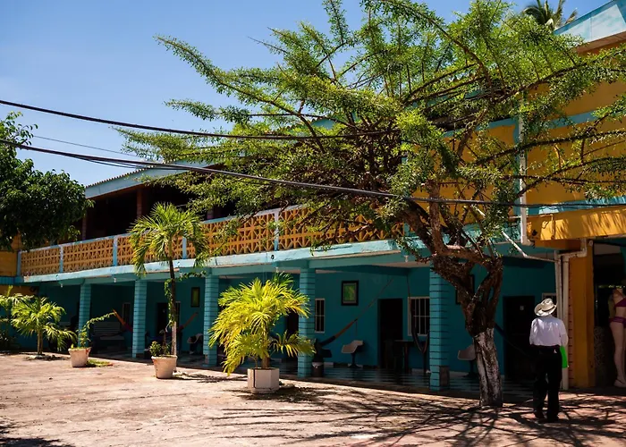 Hotel Y Restaurante Leones Marinos