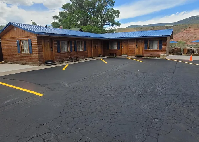 Trails End Motel