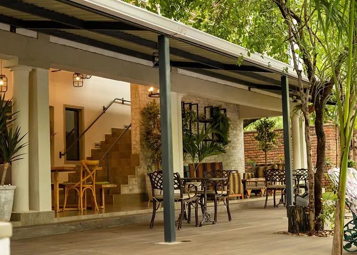 Kasambabezi Lodge