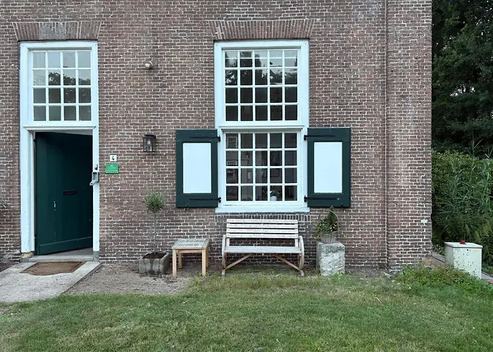 De Zwaluwenburg