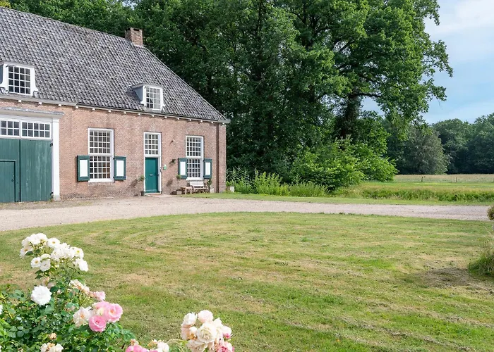 De Zwaluwenburg