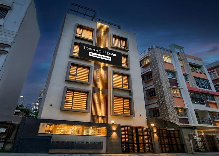 Super Townhouse Oak Dlf Newtown Bus Terminal