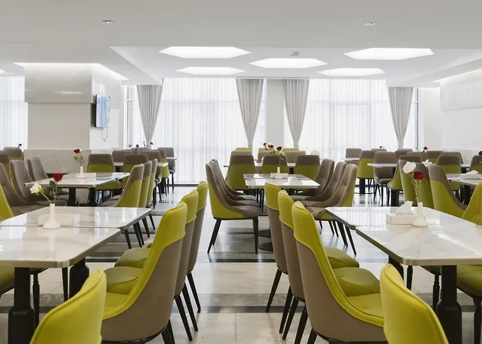 Taj Park Hotel