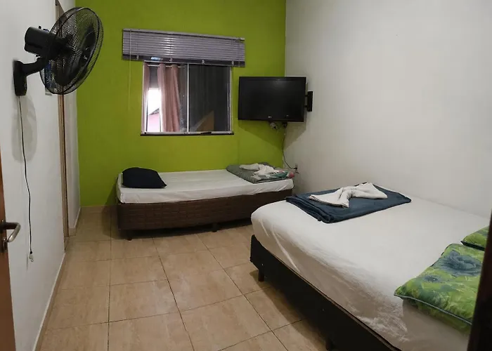 Jams Hostel - Pousada Perto Da Ufcat