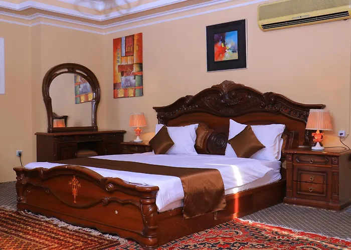 Roshan Plaza Hotel