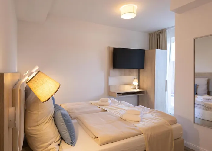 Fairschlafen Boutique Hostel Dreibett Kapitänszimmer 0-07, Sauna, Fitness
