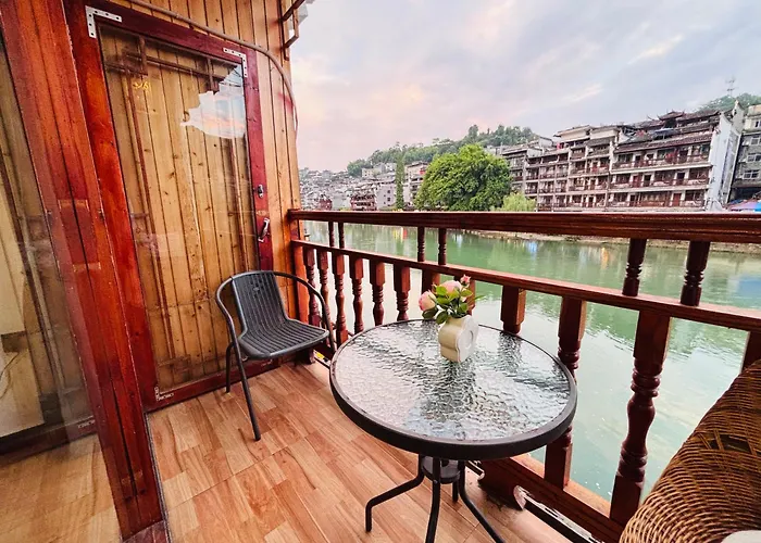 Juanzi Riverview Inn, Fenghuang Ancient City