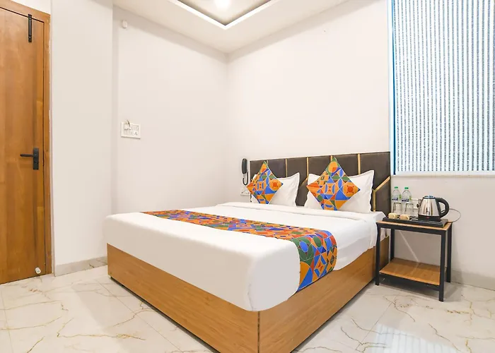 Hotel Trivana, Mahalaxmi Nagar