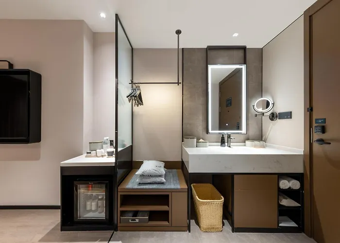 Atour Hotel Urumqi Hongshan Park North Gate Metro Station