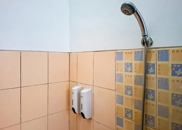 Gatra Hotel Syariah Near Alun Alun Kudus Mitra Reddoorz