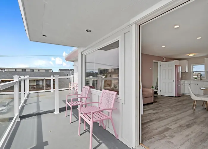 Pink Champagne Boutique Motel