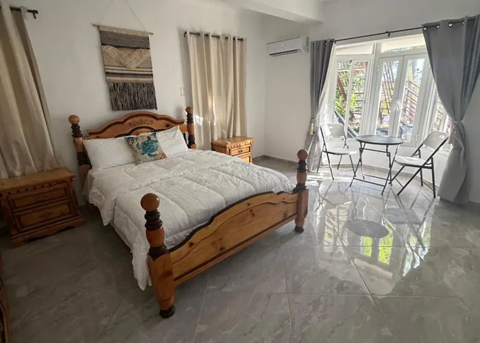 Los Patos Waterfront Private Suites