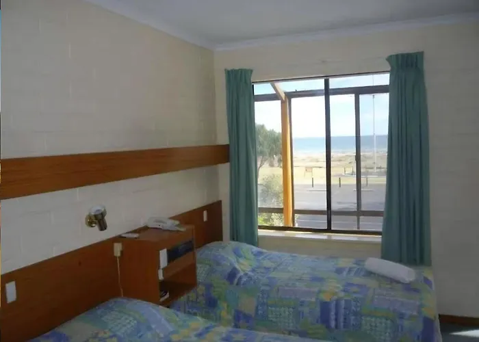 Kingston Ocean View Motel