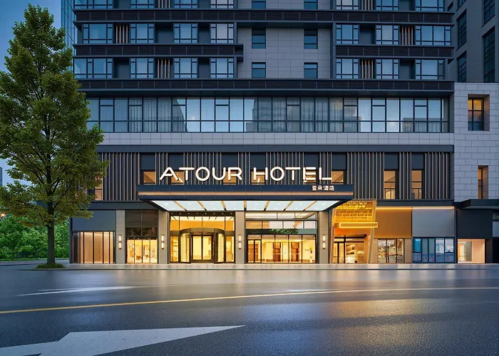 Atour Hotel West Plaza Of Guiyang North Railway Station