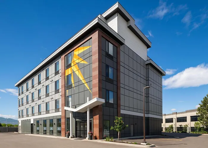 La Quinta Inn & Suites By Wyndham Kelowna Bc