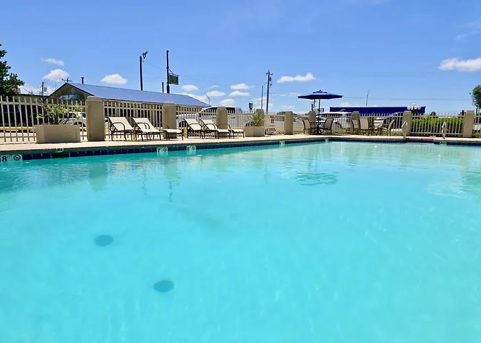 Baymont By Wyndham Mcalester Hwy 69