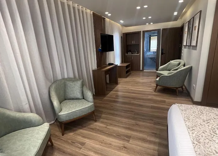 Lake Plaza Luxury Rooms