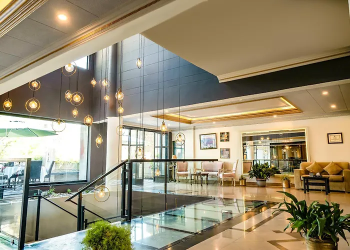 City Hotel