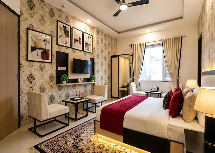Hotel Sky Nest Plazainns Suites Near Delhi Airport And Aero City