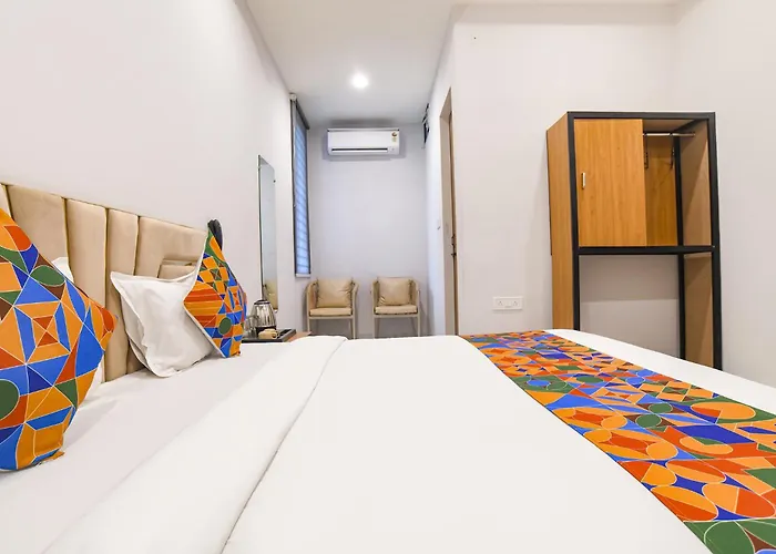 Hotel Trivana, Mahalaxmi Nagar