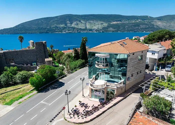 Castello Mare Residence