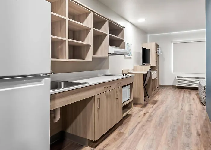 Woodspring Suites Lancaster North