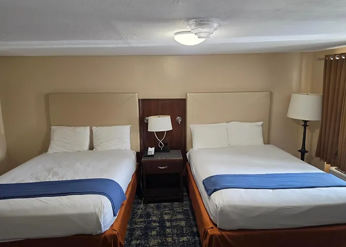 Wolcott Inn And Suites