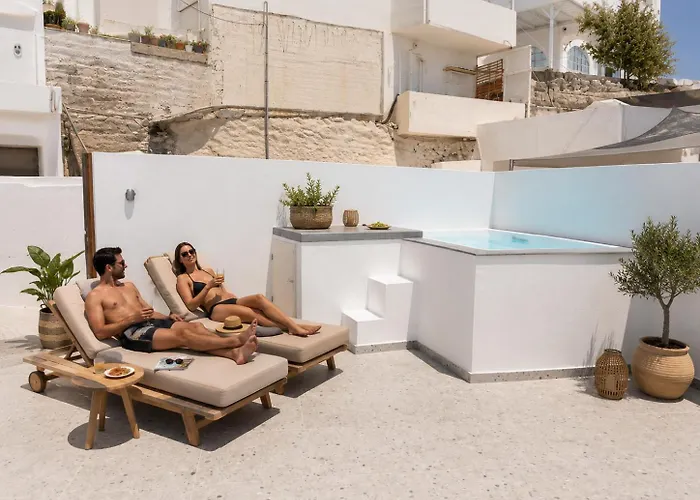 Pattys Desing Suites- Private Hot Tub With Yard- Fira Center