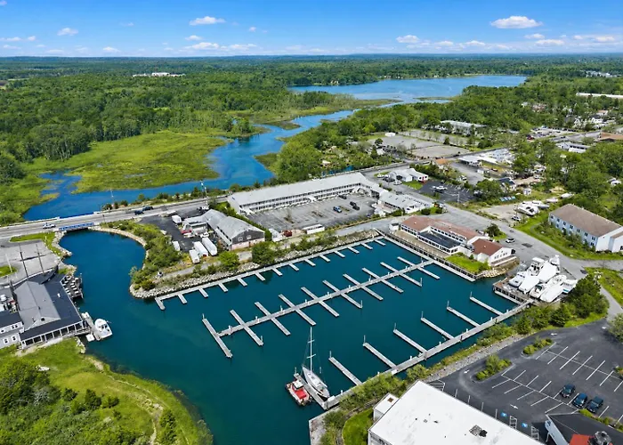 Pier 7 Condominium Resort