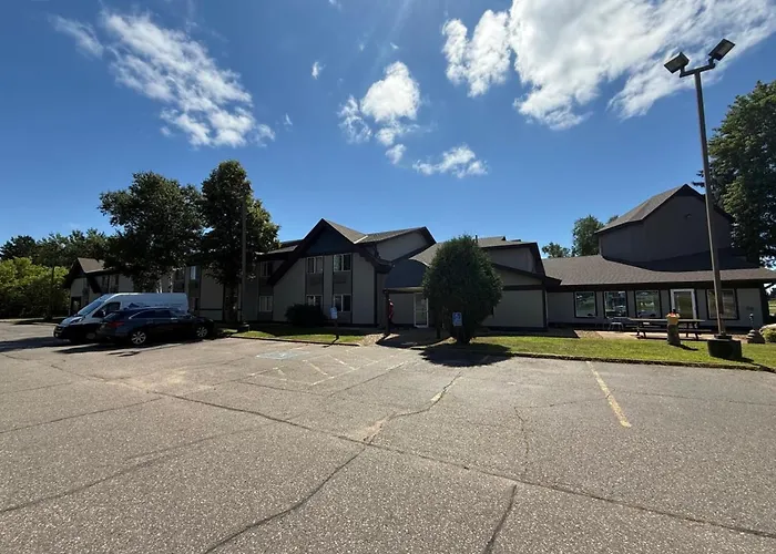 (1 Bedroom Unit Next To Downtown Nisswa And Bir
