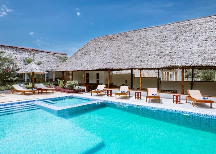 Farashuu Luna Hotel