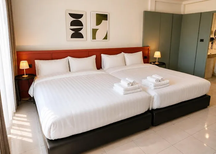 Quicky Stay Hotel Suphanburi