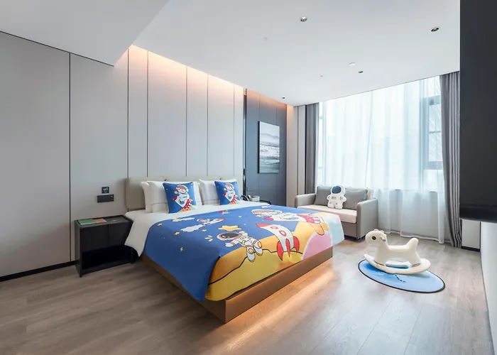 Atour Hotel Zhuhai Lover'S Road Love Post Office