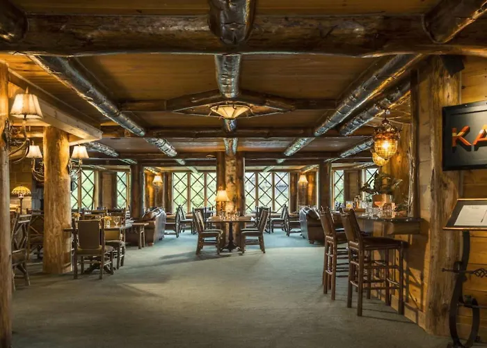 Superior Room In Whiteface Lodge - Ski Resort