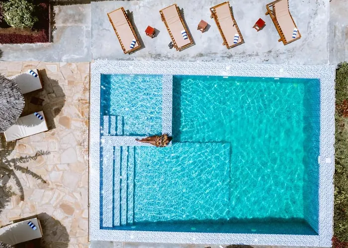 Farashuu Luna Hotel