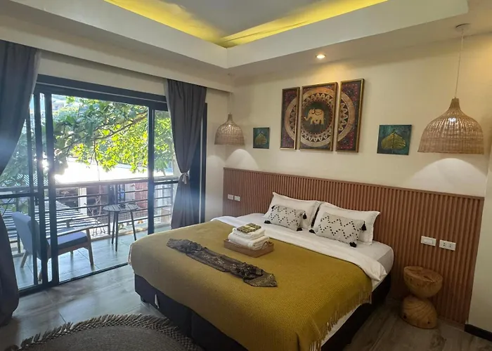 Infinity Bay Suites