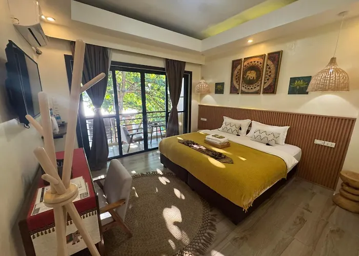Infinity Bay Suites