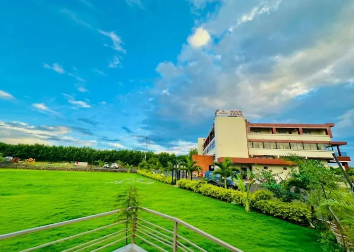 Hotel Ashoka Resort