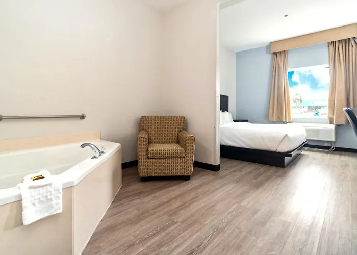 The Windstar Hotel - Emerald Isle, Swansboro